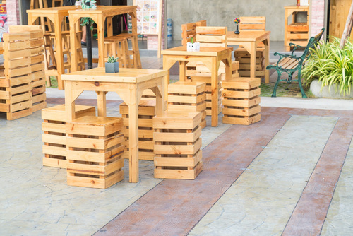 using-wooden-pallets